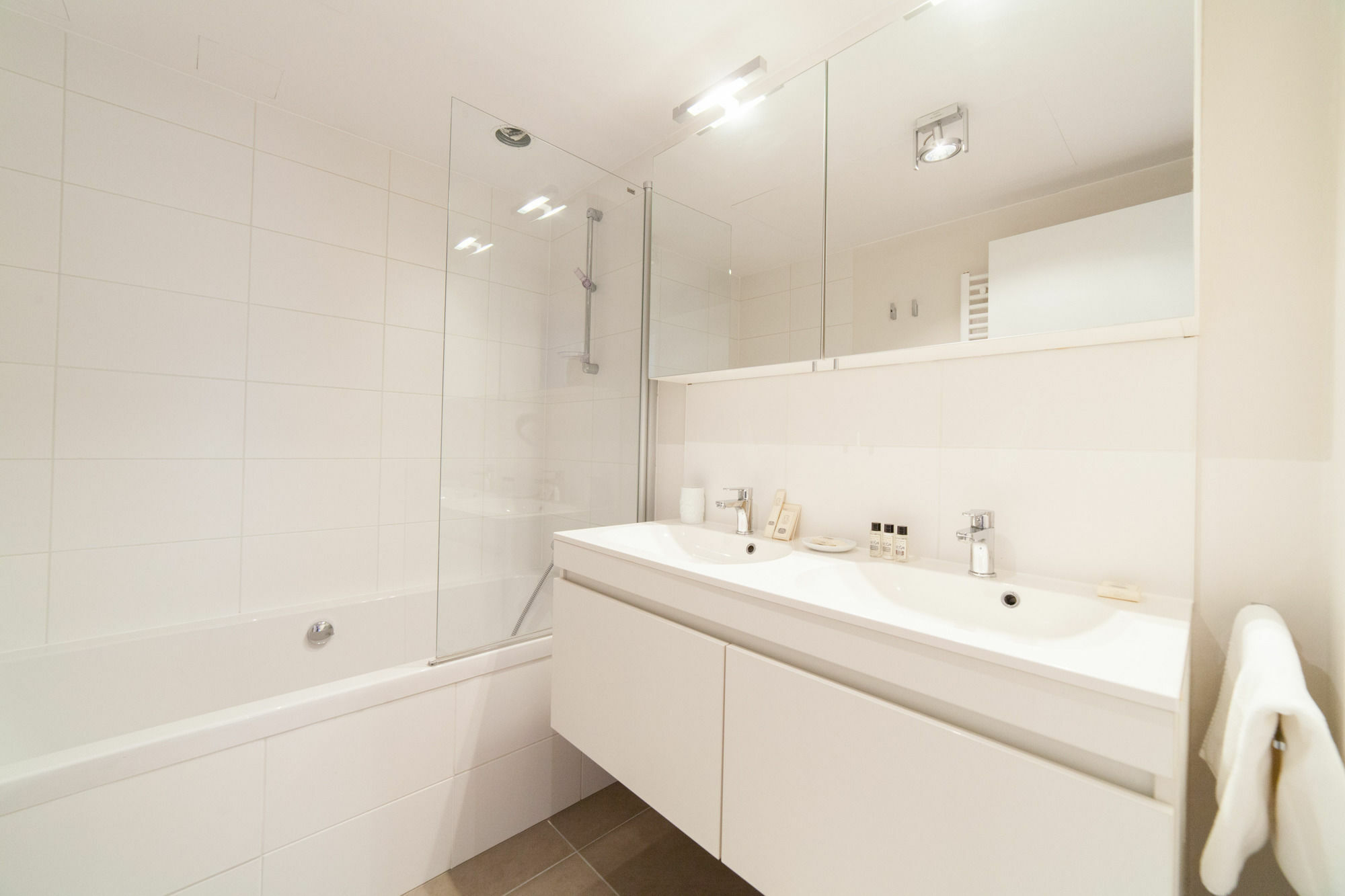 Sweet Inn Apartments - Major Rene Dubreucq Брюксел Екстериор снимка